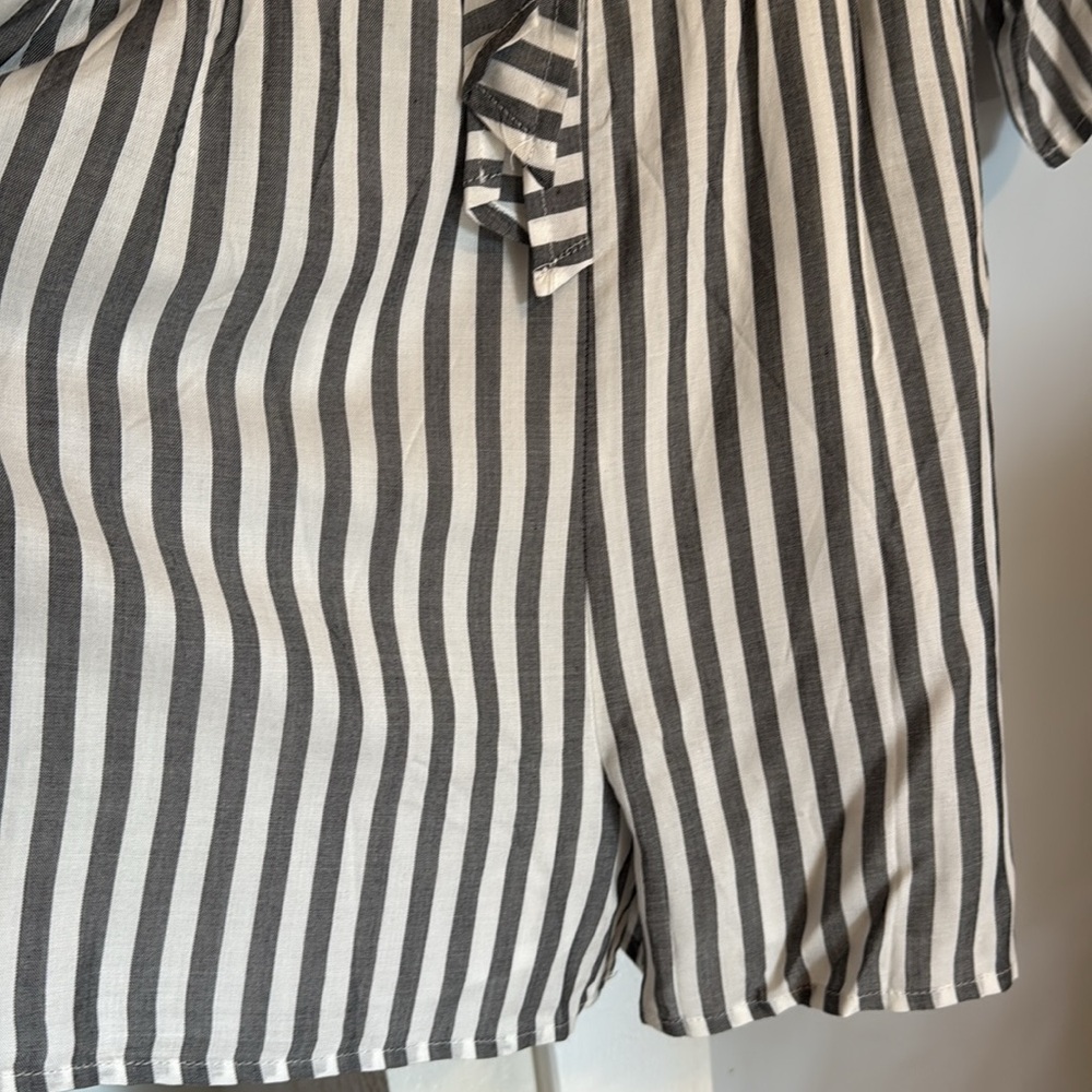 SHEIN Striped grey and White Jumpsuit - Picture 4 of 4